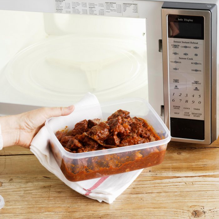 Какой пластик можно греть в микроволновке?